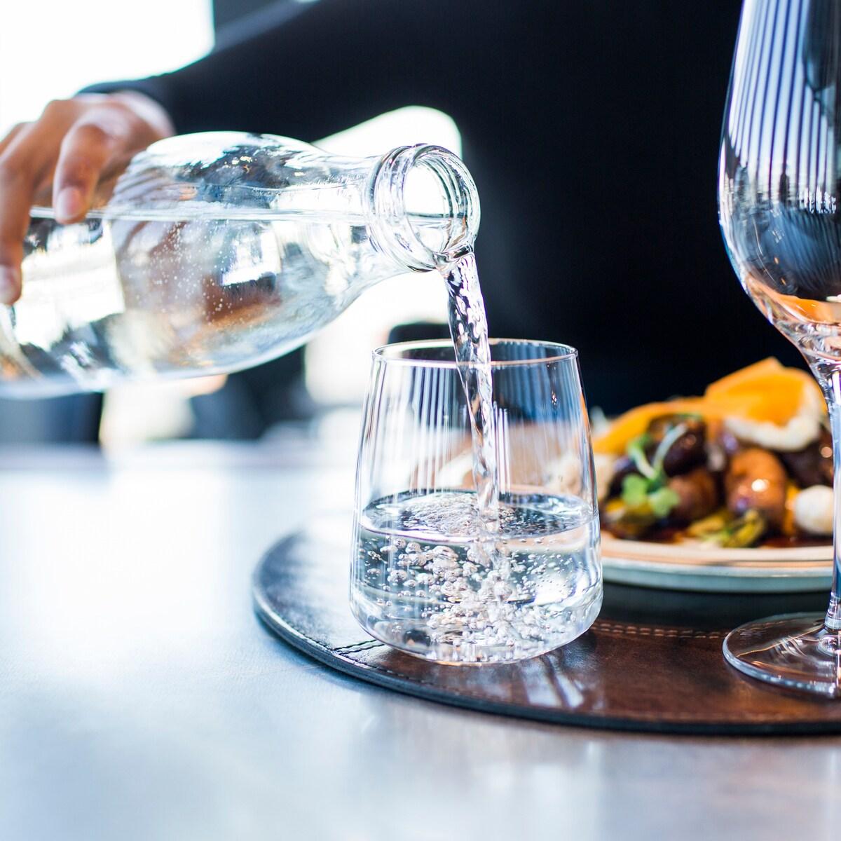 Still and sparkling water solutions for restaurants and cafes
