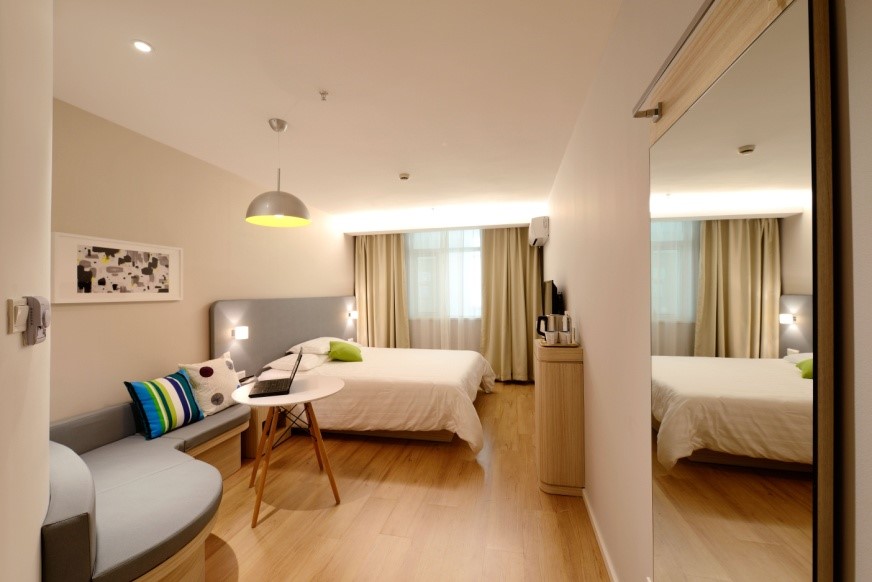 Hotel dining water solutions
